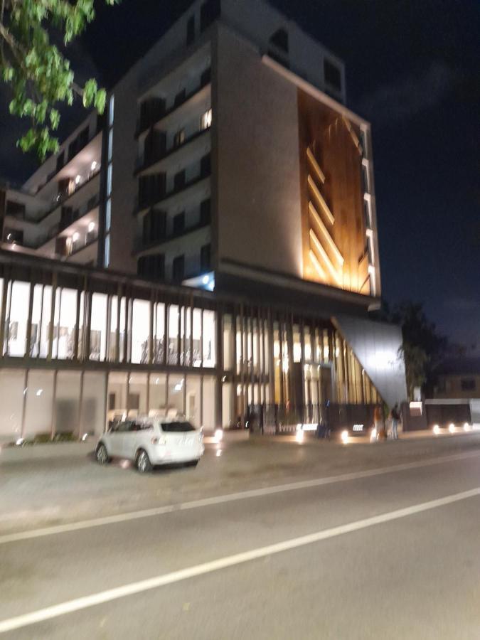 The Lennox D-Plus Apartments Аккра Екстер'єр фото